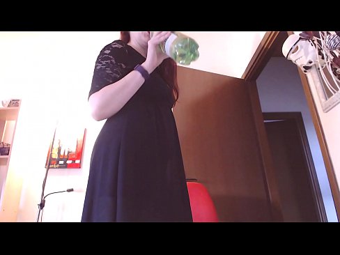 ❤️ Submisívna otrokyňa, ktorá miluje špinavé a šťavnaté nohavičky, je po zhliadnutí tohto videa nútená masturbovať! ❤❌ Super porno na nás ☑