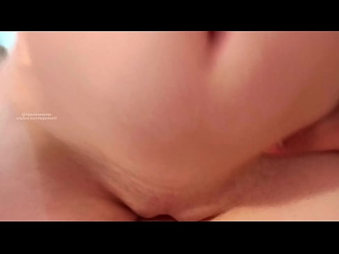 ❤️ Spím v izbe svojej sestry a tak som sa zobudila ❤❌ Super porno na nás ☑