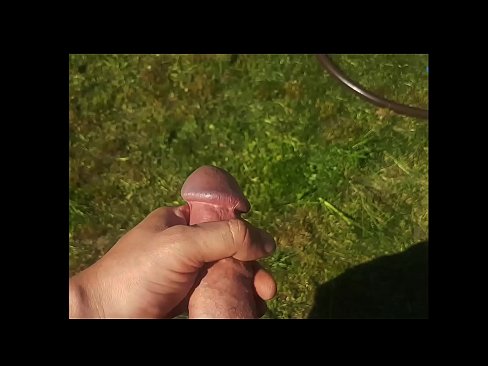 ❤️ Horúca kočka si nechá jebnúť ružovú kundičku a vystrieka sa so squirtom v letnej záhrade ❤❌ Super porno na nás ☑