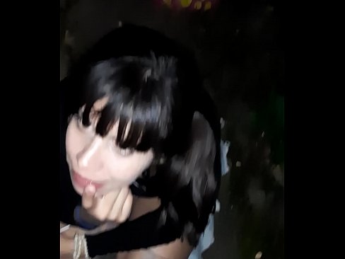 ❤️ Na ulici opuchnutý penis výmenou za cukríky ❤❌ Super porno na nás ☑